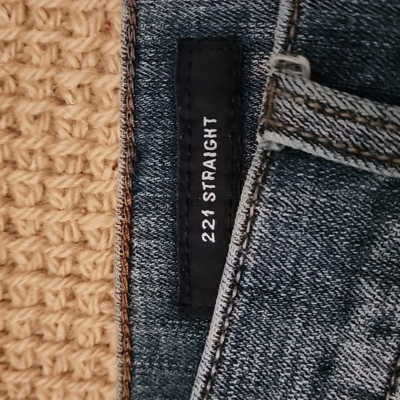 SALE ⚠️ LUCKY Brand 🍀 221 Straight Leg Light Wash Jeans - Picture 3 of 11